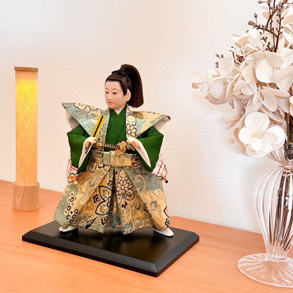 日本の伝統工芸品|侍(さむらい)着物人形 刀を持ちお顔も精密な石膏で手作り - ひなせい 五月人形