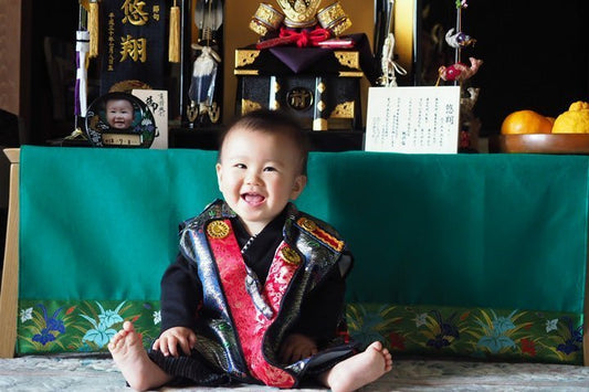 五月人形の兜飾りで端午の節句 一生に一度の初節句｜焼津市の悠翔君 - ひなせい 五月人形