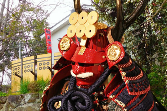 真田幸村の五月人形が人気の理由｜初節句・こどもの日に コンパクトでおしゃれな兜飾り - ひなせい 五月人形