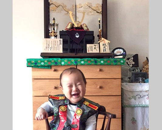 五月人形の兜飾りで端午の節句 待ちに待った初節句｜静岡県藤枝市の航太朗くん - ひなせい 五月人形