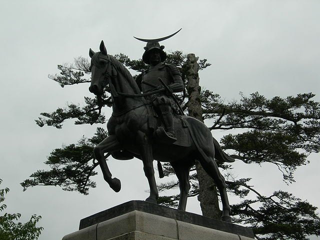 伊達政宗とは？生涯・名言・教育方針・甲冑から学ぶ｜子どもと学べる歴史の教訓と家庭教育 - ひなせい 五月人形