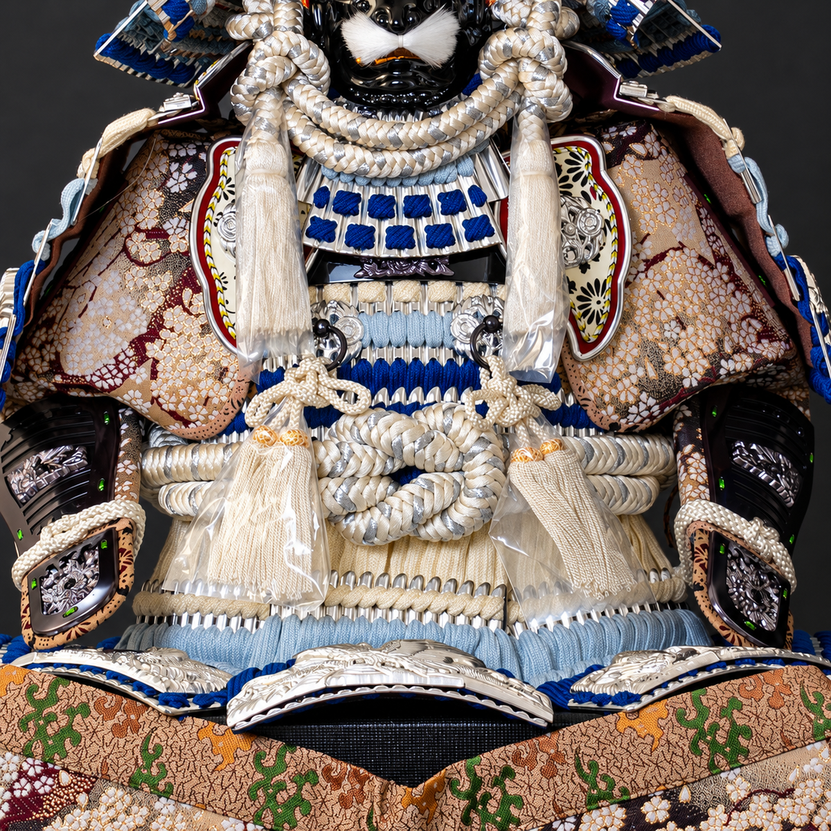 10号青段鎧 ｜青色 ｜モダンで斬新な五月人形｜青い色が格好良い｜おしゃれ 兜鎧飾り 端午の節句飾り こどもの日 5月人形 人気 - SAKURA ARCH（サクラ アーチ） 五月人形