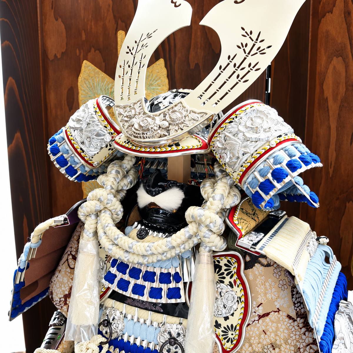 10号青段鎧 ｜青色 青い鎧　｜モダンで斬新な五月人形｜青い色が格好良い｜おしゃれ 兜鎧飾り 端午の節句飾り こどもの日 5月人形 人気 - SAKURA ARCH（サクラ アーチ） 五月人形