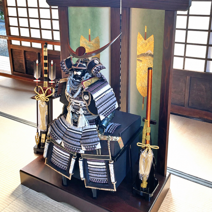 横幅85cm｜翠鳳作 12号鎧飾り｜ 武将 上杉謙信の鎧兜り｜5月人形の逸品｜おしゃれ 兜鎧飾り 端午の節句飾り こどもの日 5月人形 人気  石破首相 トランプ大統領へ