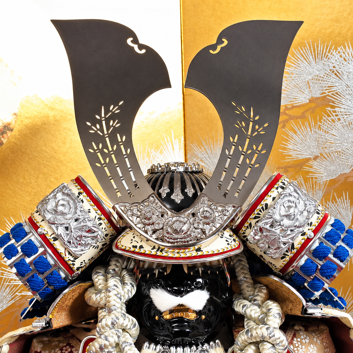 横幅85cm｜翠鳳作 12号青段鎧 ｜青色 ｜モダンで斬新な五月人形｜青い色が格好良い｜おしゃれ 兜鎧飾り 端午の節句飾り こどもの日 5月人形 石破首相 トランプ大統領へ - SAKURA ARCH（サクラ アーチ） 五月人形