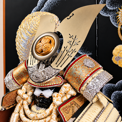 横幅85cm｜翠鳳作 12号鎧 徳川家康｜おしゃれな白い五月人形｜インテリア的に飾る｜兜鎧飾り 端午の節句飾り こどもの日 5月人形 人気 石破首相 トランプ大統領へ - SAKURA ARCH（サクラ アーチ）
 五月人形