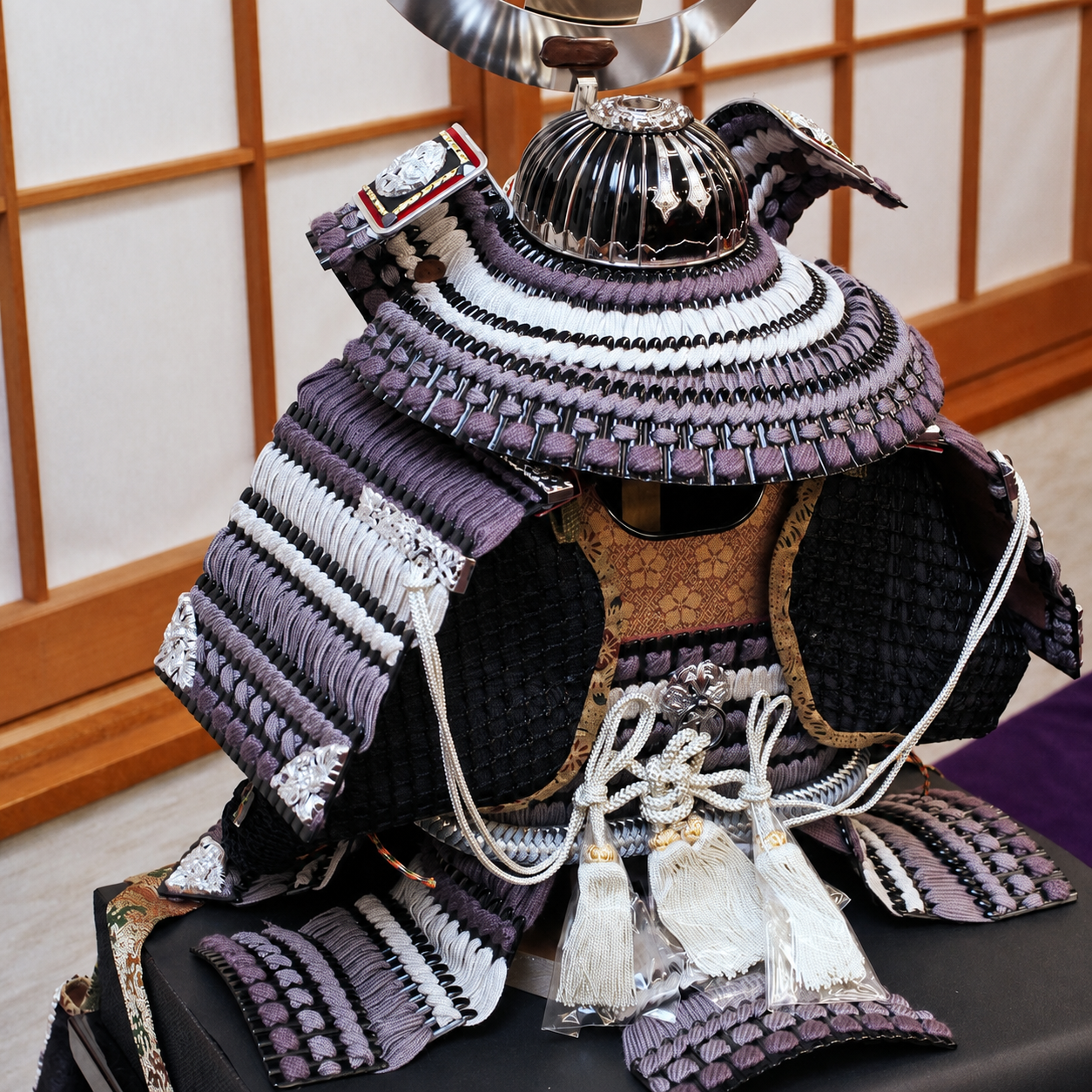 横幅75cm｜翠鳳作 10号鎧 武将 上杉謙信｜五月人形 ｜かっこいいが違う！｜渋さ｜おしゃれ 兜鎧飾り 端午の節句飾り こどもの日 5月人形 石破首相 トランプ大統領へ - ひなせい 五月人形