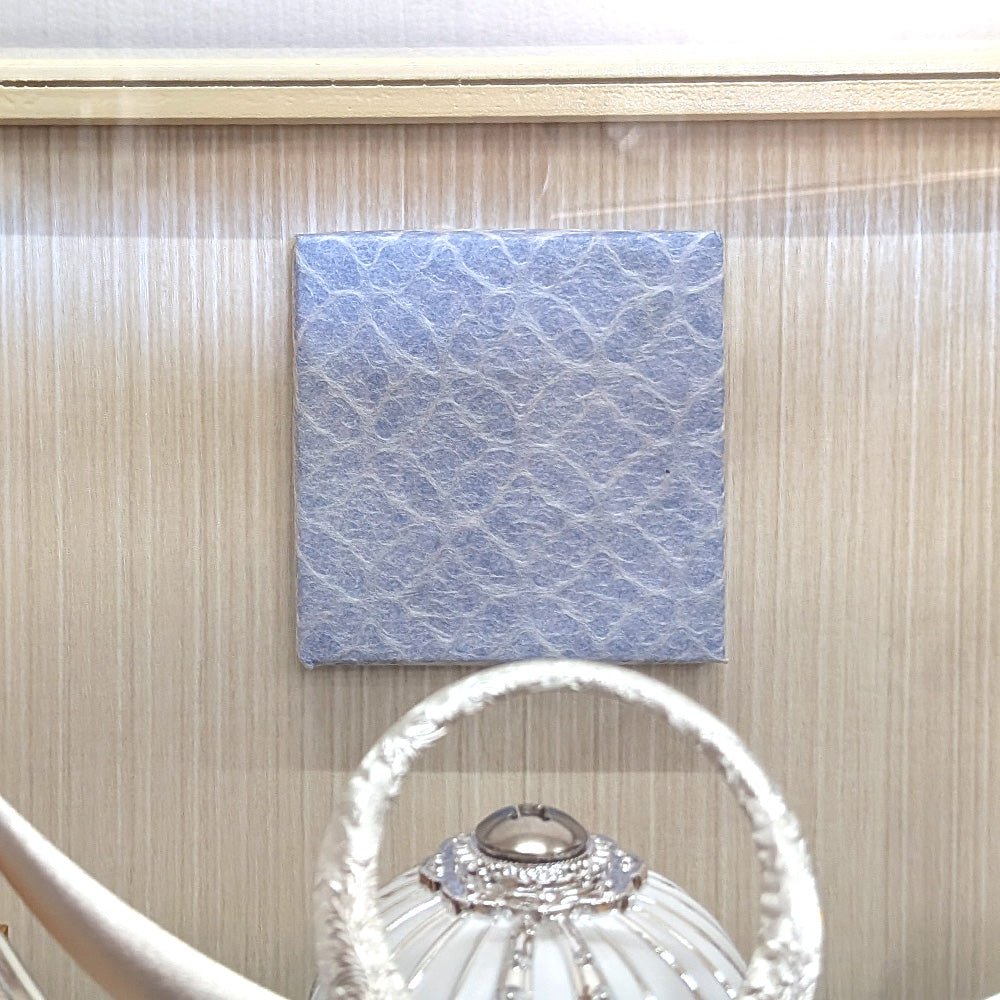 横幅30cm｜ケース入り飾り｜五月人形【5号白銀上杉兜】｜ モダンでコンパクト おしゃれ 端午の節句飾り こどもの日 5月人形 - 五月人形 ひなせい