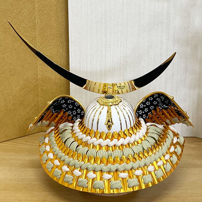 横幅37cm 五月人形 収納兜飾り｜４号｜くすみ色緑｜ 武将 伊達政宗｜果敢で勇気がある 学問に励む｜コンパクト おしゃれ 兜鎧飾り 端午の節句飾り こどもの日 5月人形 人気 かわいい - ひなせい 五月人形
