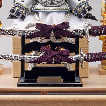 横幅38cm ｜ ケース入り飾り ｜ 今どきの五月人形 ｜ ホワイト モダン ｜ コンパクト おしゃれ 兜鎧飾り 端午の節句飾り こどもの日 かぶと - 五月人形 ひなせい