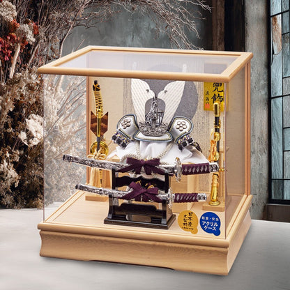 横幅38cm ｜ ケース入り飾り ｜ 今どきの五月人形 ｜ ホワイト モダン ｜ コンパクト おしゃれ 兜鎧飾り 端午の節句飾り こどもの日 かぶと - 五月人形 ひなせい