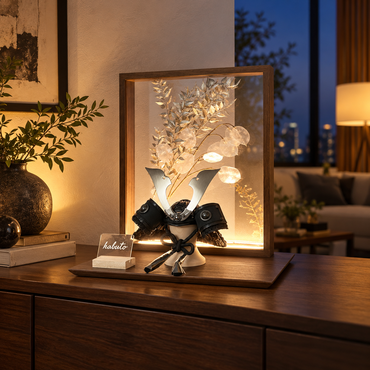 五月人形 兜飾り おしゃれ  和モダン  LED
 ライトアップ  コンパクト飾り ブラウン ブロンズ兜 アクリル 花飾り 5月人形  端午の節句飾り こどもの日 兜