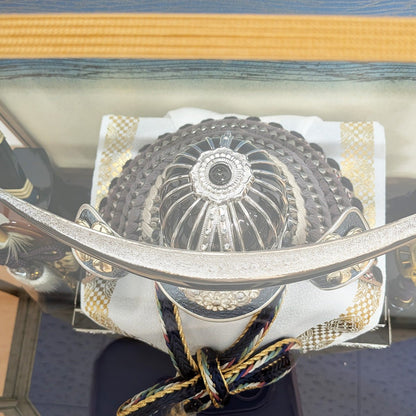 横幅42cm｜扱いやすいケース入り飾り ジン｜ 武将 伊達政宗の兜 ｜ 五月人形｜ブルー 青｜六角ケース｜モダン｜コンパクト おしゃれ 兜鎧飾り 端午の節句飾り こどもの日 5月人形 人気 かわいい - 五月人形 ひなせい