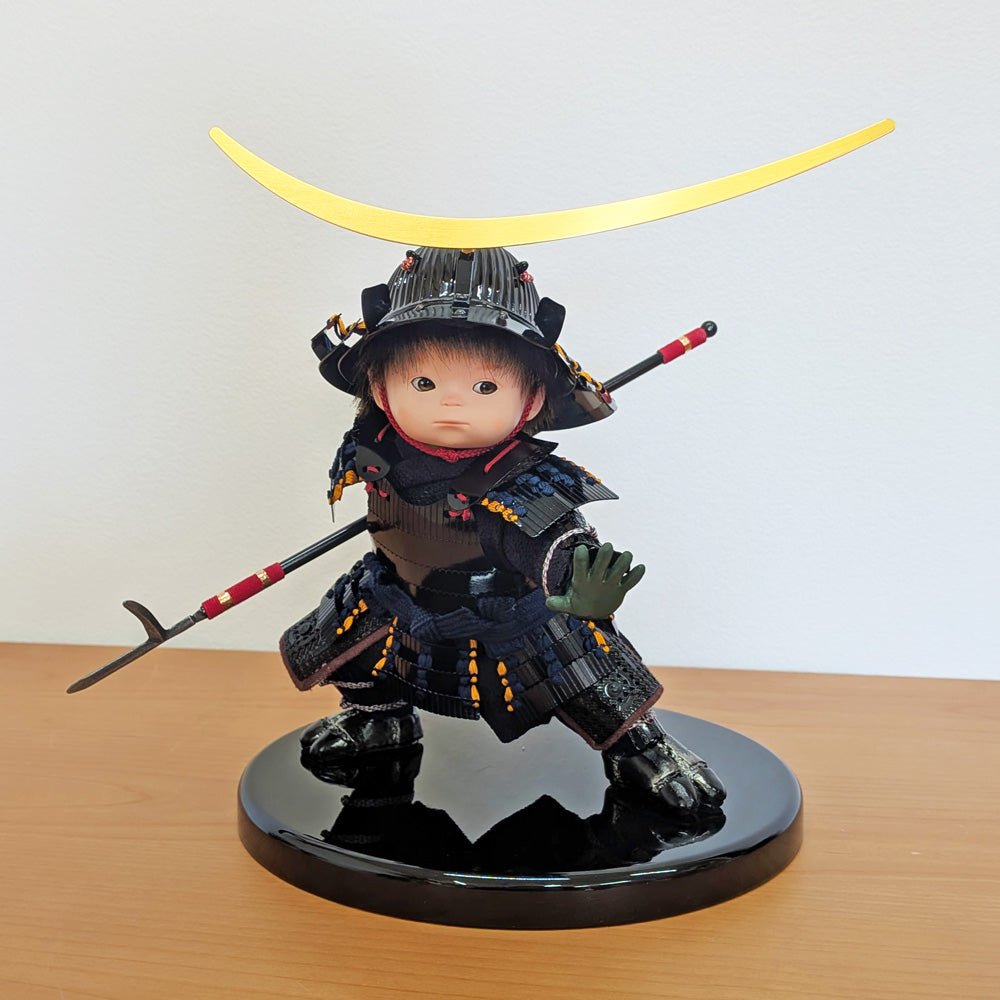 横幅45cm｜可愛い大将飾り｜伊達政宗｜もののふ童 政宗参上｜コンパクト おしゃれ 端午の節句飾り こどもの日 5月人形 人気 かわいい - 五月人形 ひなせい