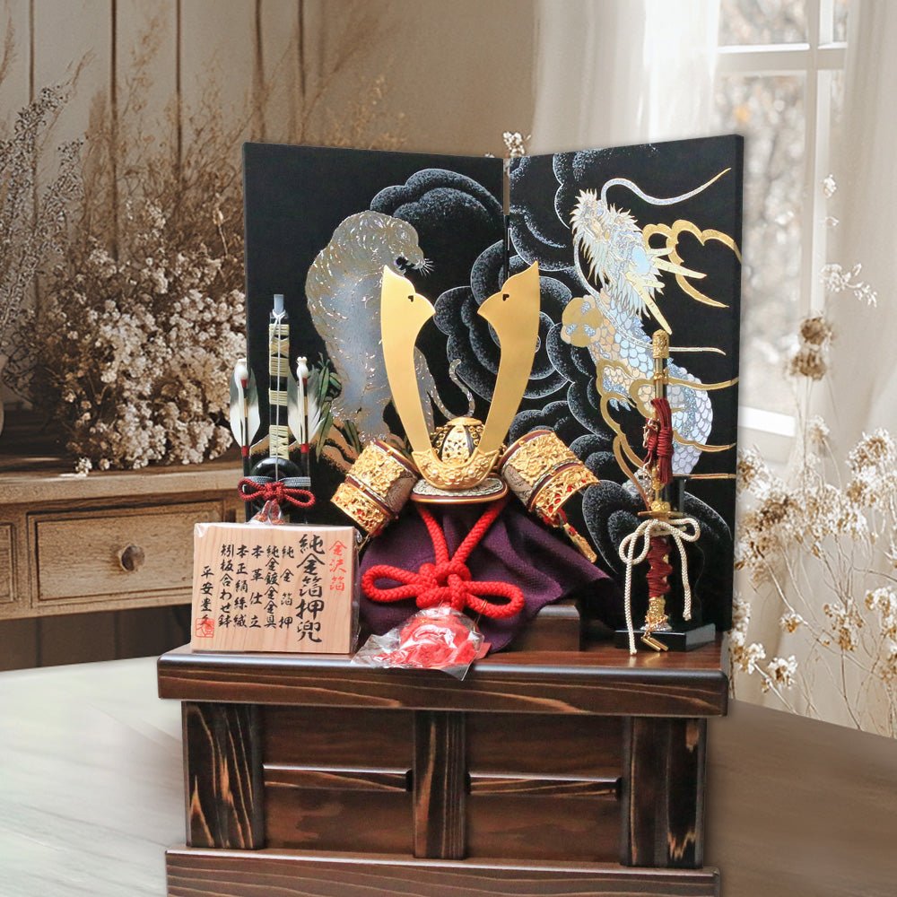 横幅46cm｜10号純金箔押し兜｜ちっちゃな五月人形 兜飾り モダン｜コンパクト おしゃれ 兜鎧飾り 端午の節句飾り こどもの日 5月人形 人気 かぶと - ひなせい 五月人形