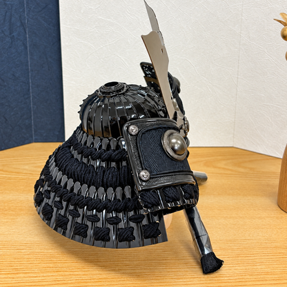 横幅37cm｜4号 ブロンズ収納兜飾り｜子供の出産・誕生そして初節句に用意したい ｜ 五月人形 ｜コンパクト おしゃれ 兜鎧飾り 端午の節句飾り こどもの日 5月人形 人気 かぶと