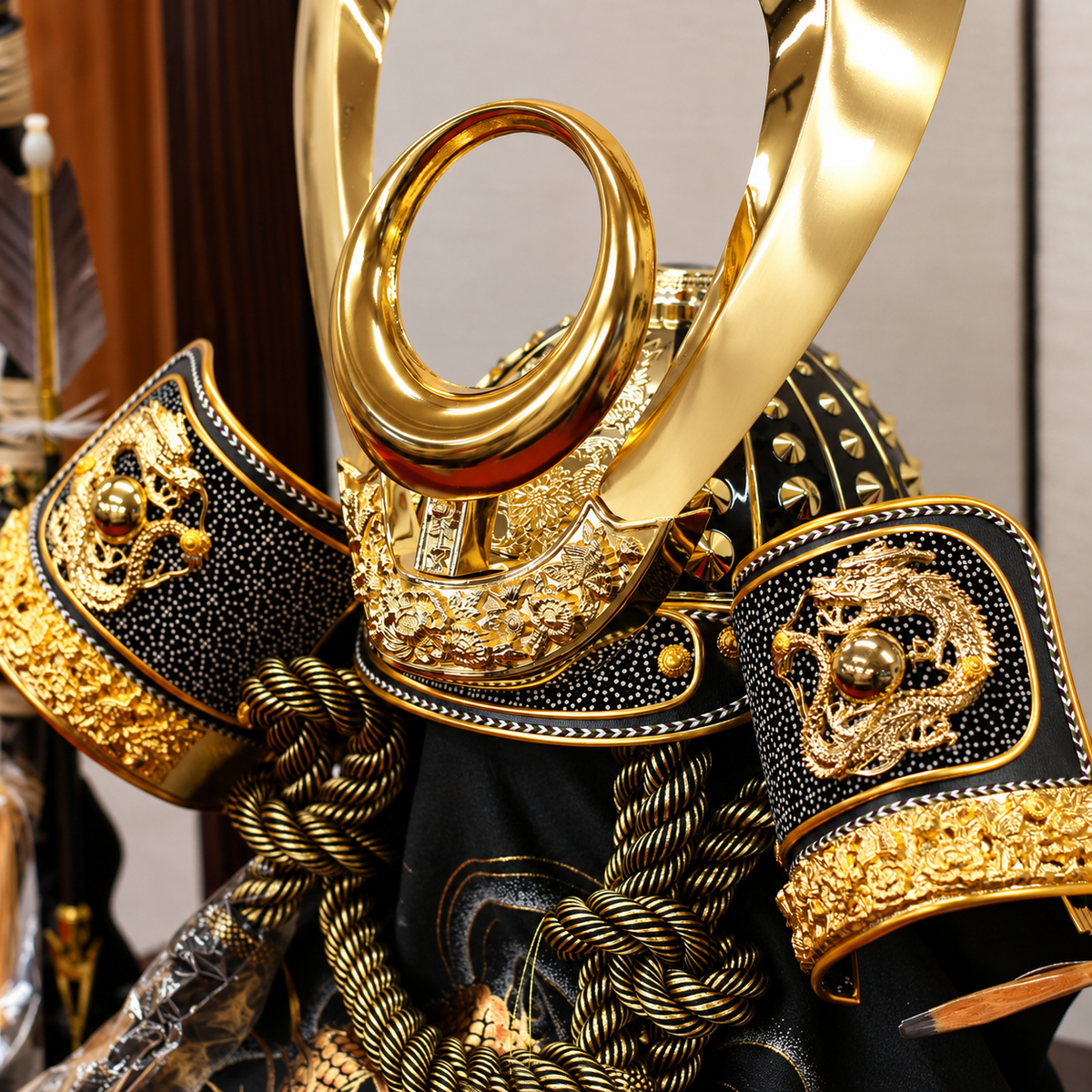 収納着用兜飾り 横幅66cm｜着用収納兜飾り 大和日輪｜収納タイプで人気｜被れる節句の