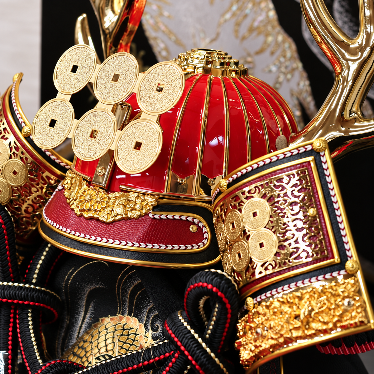 横幅85cm｜着用兜飾り 武将 真田幸村｜5月人形｜優雅で豪快｜派手で綺麗さが素敵｜五月人形｜おしゃれ 兜鎧飾り 端午の節句飾り こどもの日 5月人形 人気 - ひなせい 五月人形