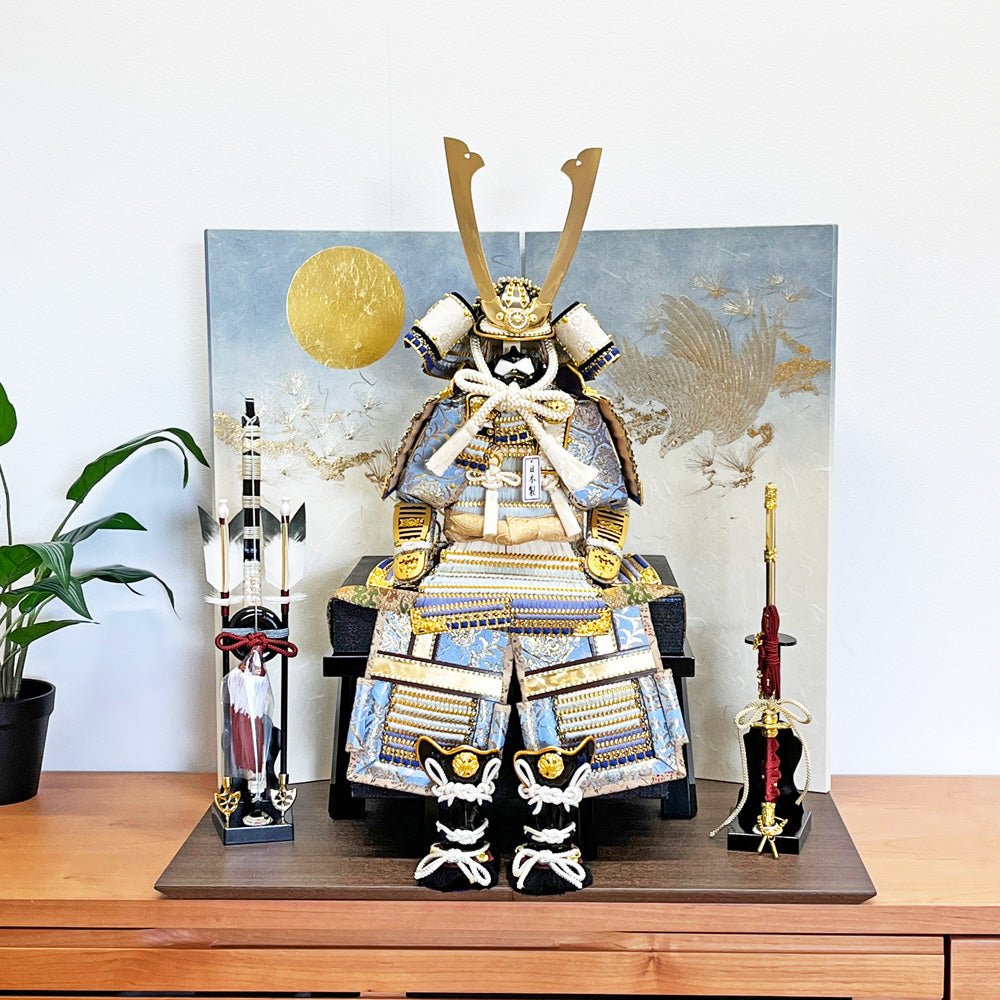 横幅60cm｜選べる屏風｜7号鎧｜くすみ青｜透明感ある色合わせ｜大鎧 五月人形｜コンパクト おしゃれ 兜鎧飾り 端午の節句飾り 幻想的な美しさ 人気 - ひなせい 五月人形