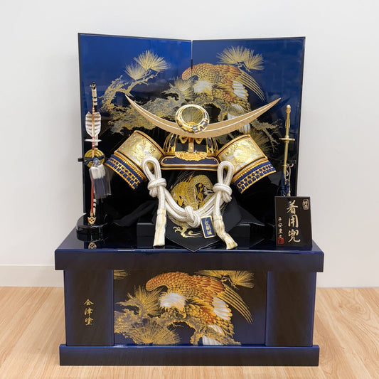 横幅65cm｜着用兜 収納タイプ 会津塗 五月人形 ｜モダン｜コンパクト おしゃれ 兜鎧飾り 端午の節句飾り こどもの日 5月人形 かぶと - 五月人形 ひなせい