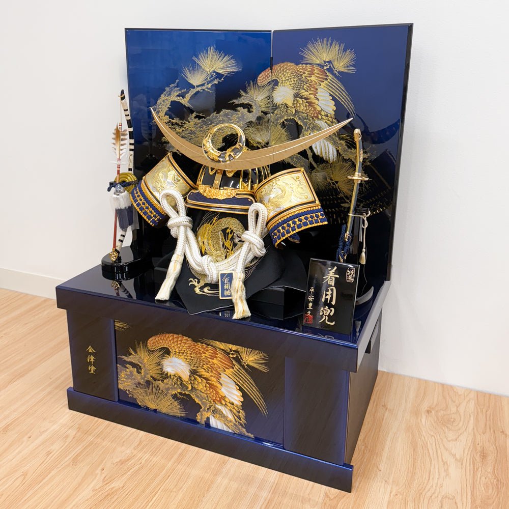 横幅65cm｜着用兜 収納タイプ 会津塗 五月人形 ｜モダン｜コンパクト おしゃれ 兜鎧飾り 端午の節句飾り こどもの日 5月人形 かぶと - 五月人形 ひなせい