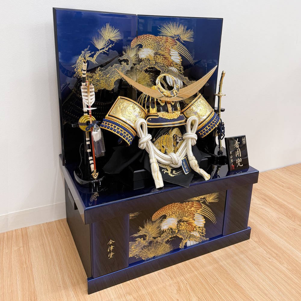 横幅65cm｜着用兜 収納タイプ 会津塗 五月人形 ｜モダン｜コンパクト おしゃれ 兜鎧飾り 端午の節句飾り こどもの日 5月人形 かぶと - 五月人形 ひなせい