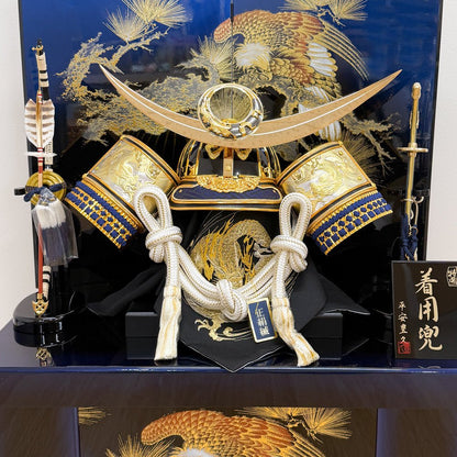 横幅65cm｜着用兜 収納タイプ 会津塗 五月人形 ｜モダン｜コンパクト おしゃれ 兜鎧飾り 端午の節句飾り こどもの日 5月人形 かぶと - 五月人形 ひなせい