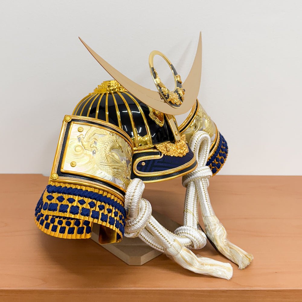 横幅65cm｜着用兜 収納タイプ 会津塗 五月人形 ｜モダン｜コンパクト おしゃれ 兜鎧飾り 端午の節句飾り こどもの日 5月人形 かぶと - 五月人形 ひなせい