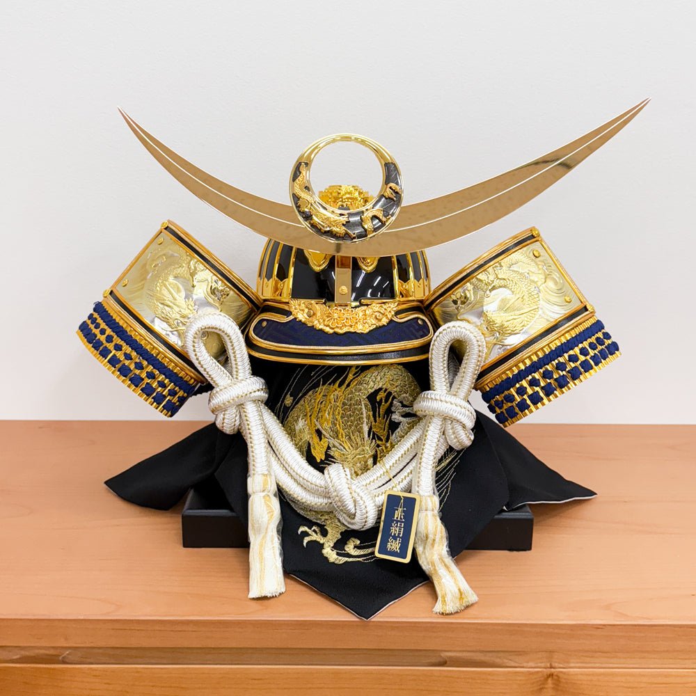 横幅65cm｜着用兜 収納タイプ 会津塗 五月人形 ｜モダン｜コンパクト おしゃれ 兜鎧飾り 端午の節句飾り こどもの日 5月人形 かぶと - 五月人形 ひなせい