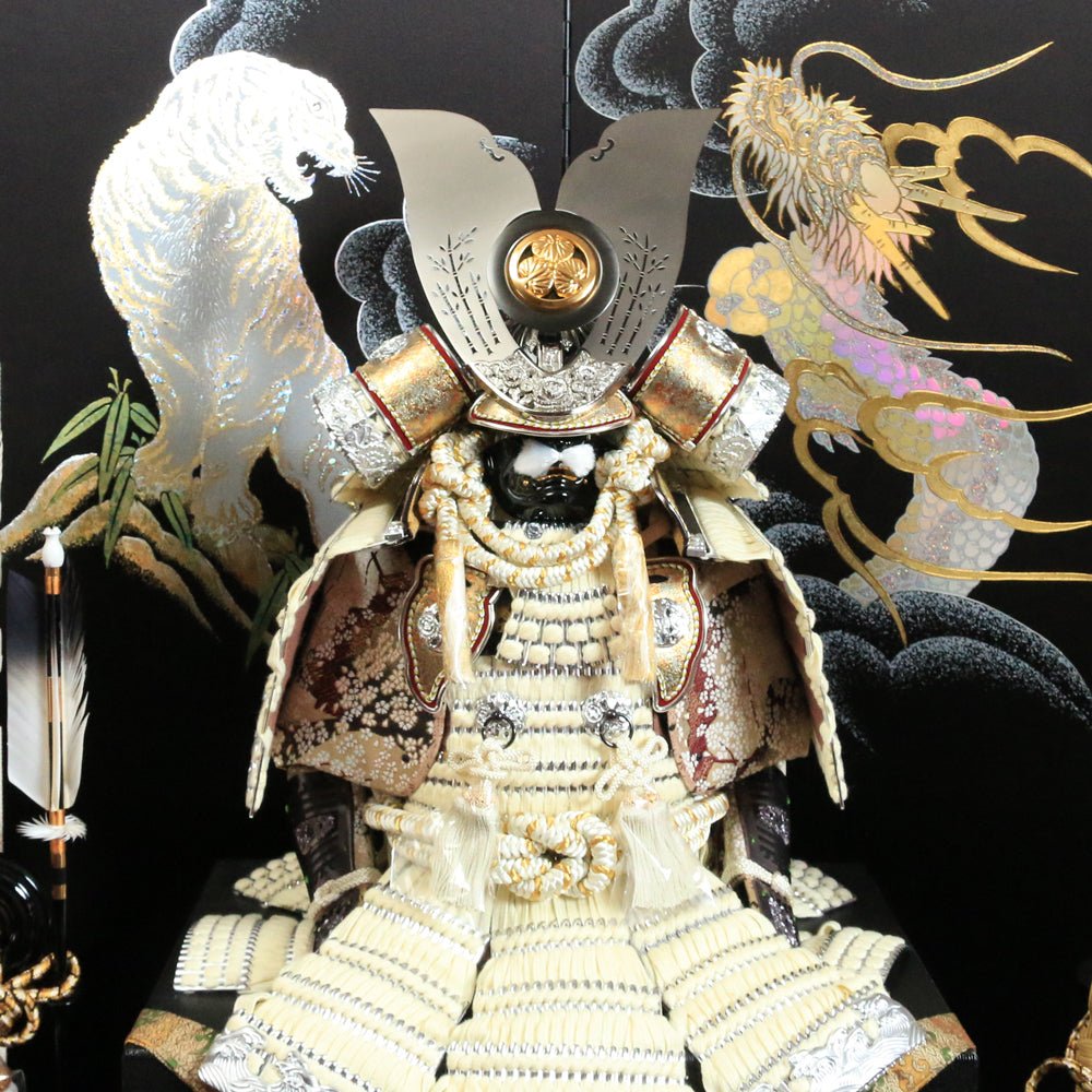 横幅75cm｜翠鳳作 10号鎧 徳川家康｜おしゃれな白い五月人形｜インテリア的に飾る｜兜鎧飾り 端午の節句飾り こどもの日 5月人形 人気 石破首相 トランプ大統領へ - ひなせい 五月人形
