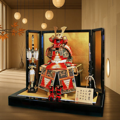 横幅75cm｜7号 鎧飾り 朔太郎作 赤色｜五月人形｜ グラデーションの赤色 ｜良品でシンプル｜コンパクト おしゃれ 兜鎧飾り 端午の節句飾り こどもの日 5月人形 人気 - ひなせい 五月人形