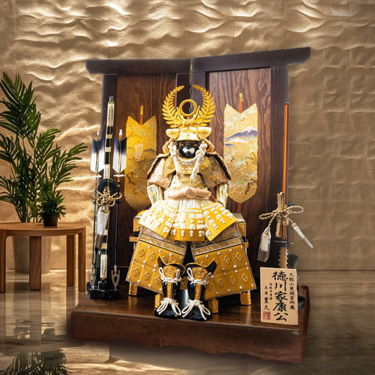 横幅85cm｜翠鳳作 10号鎧 ｜ 武将 徳川家康金｜気品ある５月人形｜リビングに飾る ｜｜おしゃれ 兜鎧飾り 端午の節句飾り こどもの日 5月人形 石破首相 トランプ大統領へ - ひなせい 五月人形