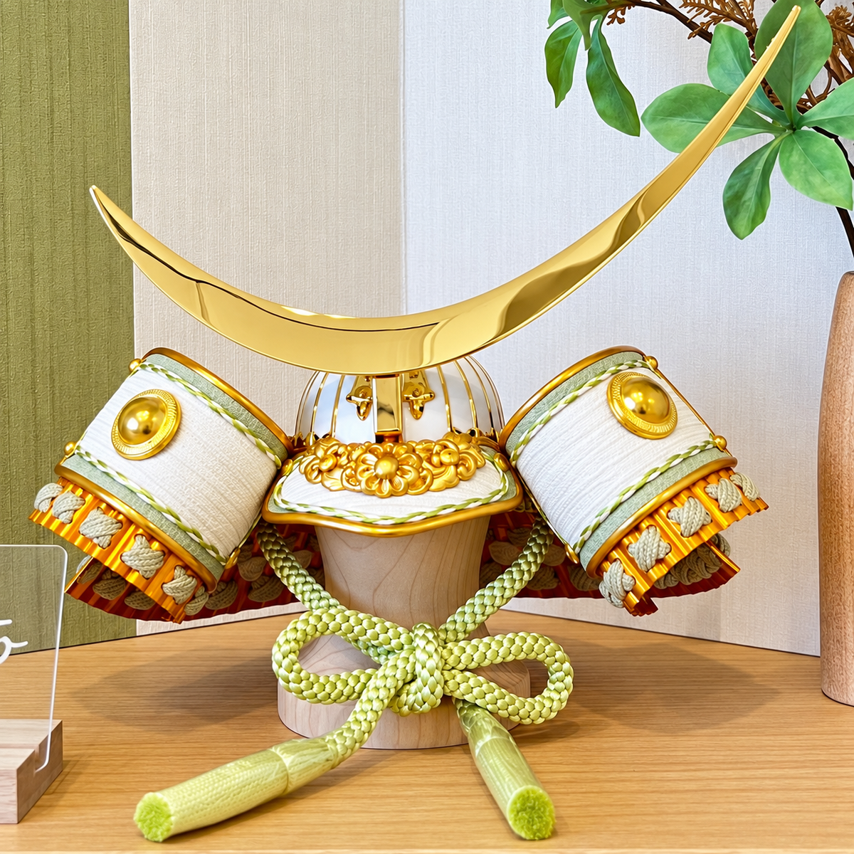 横幅45cm 五月人形｜8号 くすみ色緑  伊達政宗 LUMIN｜北欧インテリア｜アクリル屏風 コンパクト おしゃれ 兜鎧飾り 端午の節句飾り こどもの日 5月人形 人気 かぶと