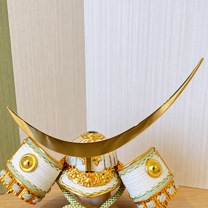 横幅45cm 五月人形｜8号 くすみ色緑  伊達政宗 LUMIN｜北欧インテリア｜アクリル屏風 コンパクト おしゃれ 兜鎧飾り 端午の節句飾り こどもの日 5月人形 人気 かぶと