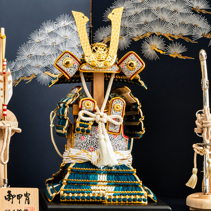 横幅38cm｜朔太郎作 奉納鎧｜稀少！｜五月人形の鎧飾りでコンパクト｜収納飾り｜コンパクト おしゃれ 兜鎧飾り 端午の節句飾り こどもの日 5月人形 人気 - SAKURA ARCH 五月人形