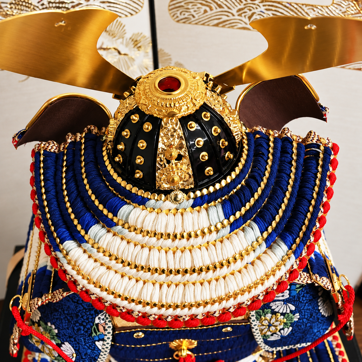 7号 鎧飾り 朔太郎作 紺色｜ちっちゃい美しい紺色！｜五月人形｜コンパクト おしゃれ 兜鎧飾り 端午の節句飾り こどもの日 5月人形 人気 - ひなせい 五月人形