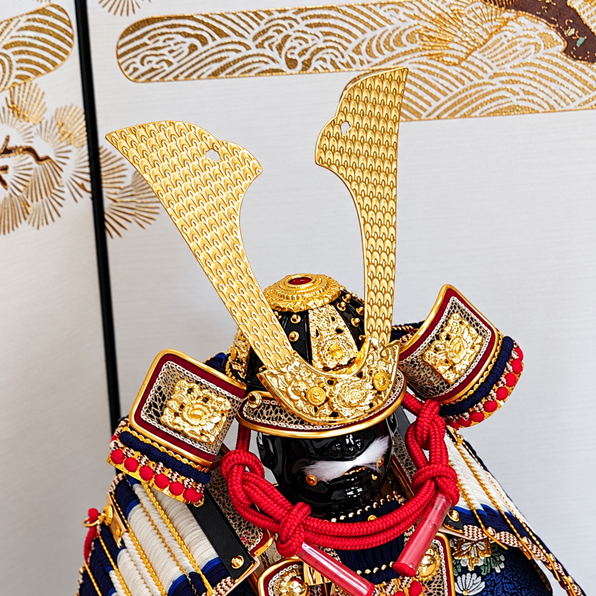 7号 鎧飾り 朔太郎作 紺色｜ちっちゃい美しい紺色！｜五月人形｜コンパクト おしゃれ 兜鎧飾り 端午の節句飾り こどもの日 5月人形 人気 - ひなせい 五月人形