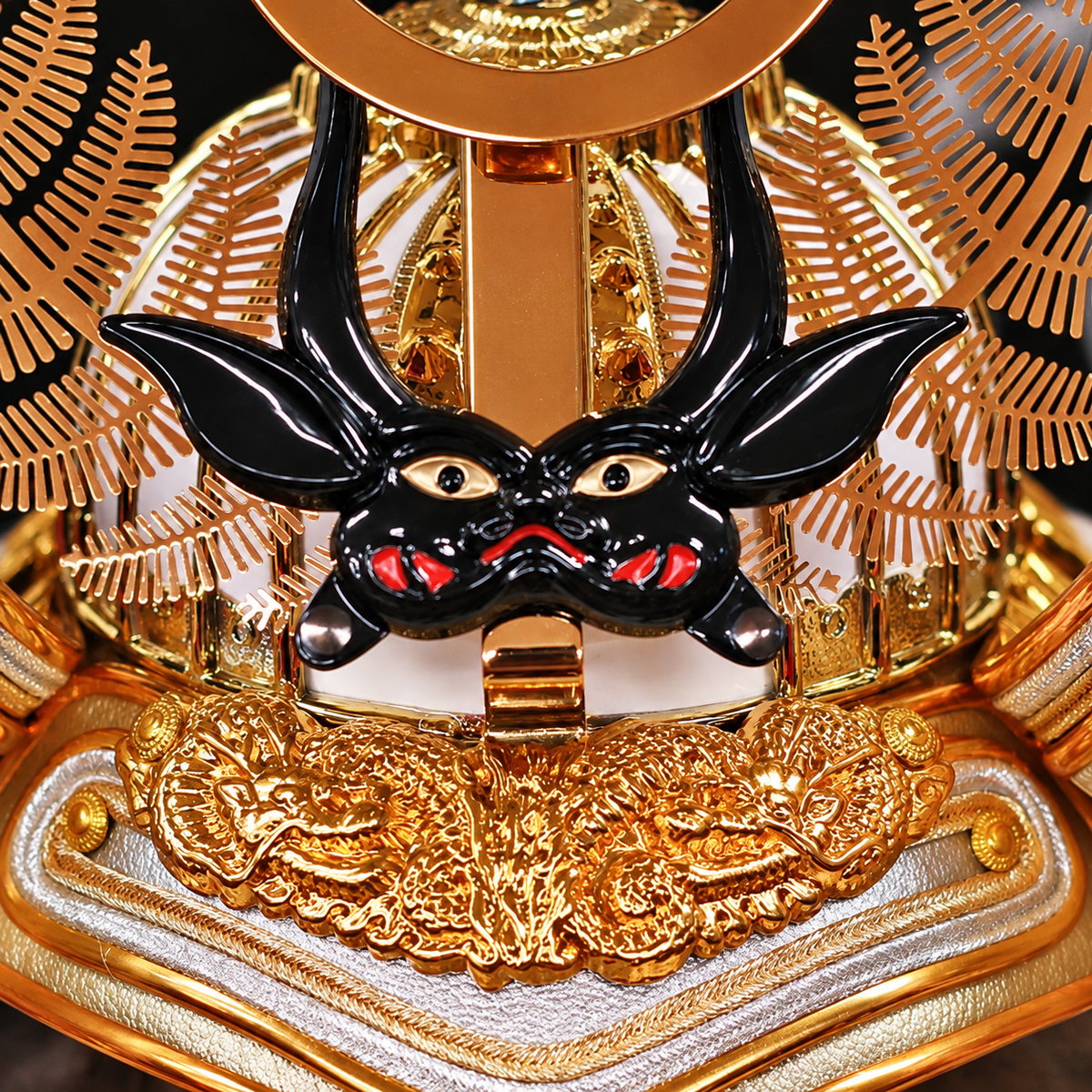 横幅46cm｜12号 武将 徳川家康 収納兜 白金｜ 五月人形 兜 兜飾り