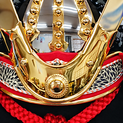 横幅60cm｜加藤鞆美作｜1/3源義家兜(紺)｜和紙小札の本作り｜五月人形｜コンパクト おしゃれ 兜鎧飾り 端午の節句飾り こどもの日 5月人形 人気 - SAKURA ARCH 五月人形