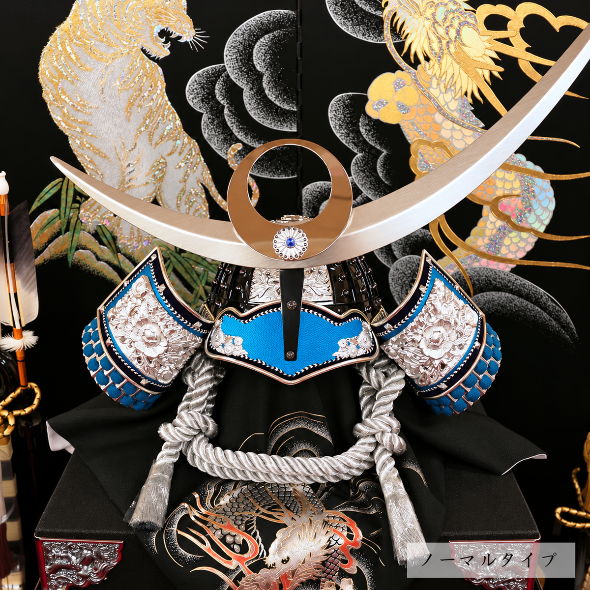 横幅85cm｜翠鳳作 着用兜 武将 上杉謙信 シルバー｜評判が良い｜五月人形｜おしゃれ 兜鎧飾り 端午の節句飾り こどもの日 5月人形 石破首相 トランプ大統領へ - SAKURA ARCH（サクラ アーチ） 五月人形